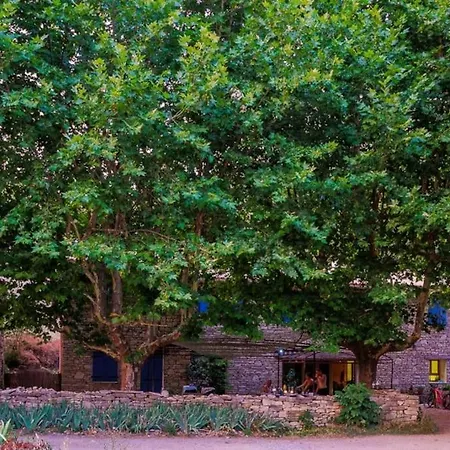 Charmant Mas Provencal Avec Piscine Proche Forcalquier Villa *